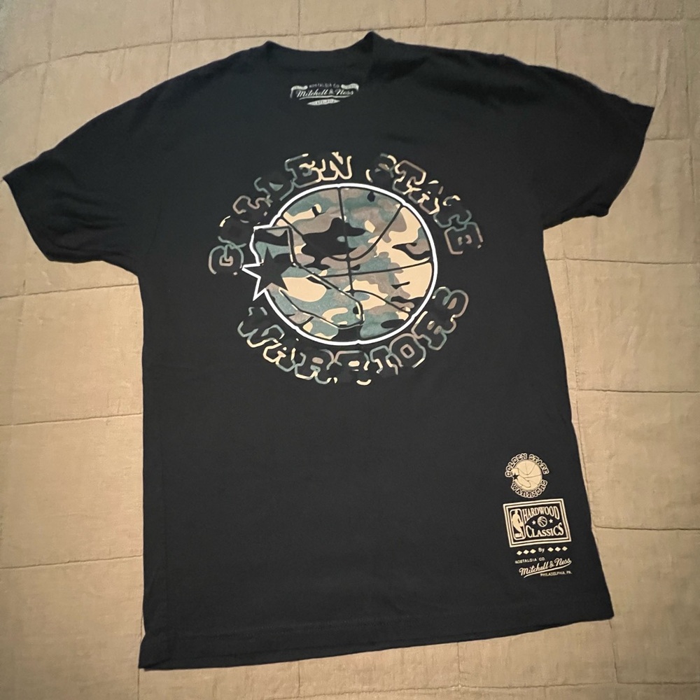 Mitchell & Ness Black NBA Tee with Golden State Warriors Camo Graphic, Small
